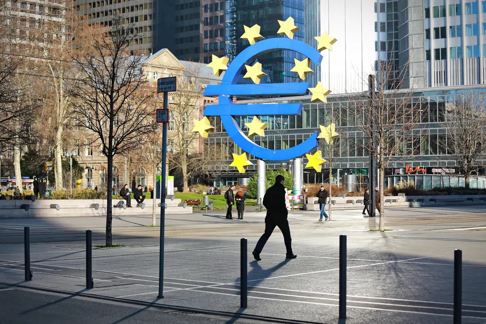Az euróövezetben kétéves csúcsra javult a fogyasztói hangulat
