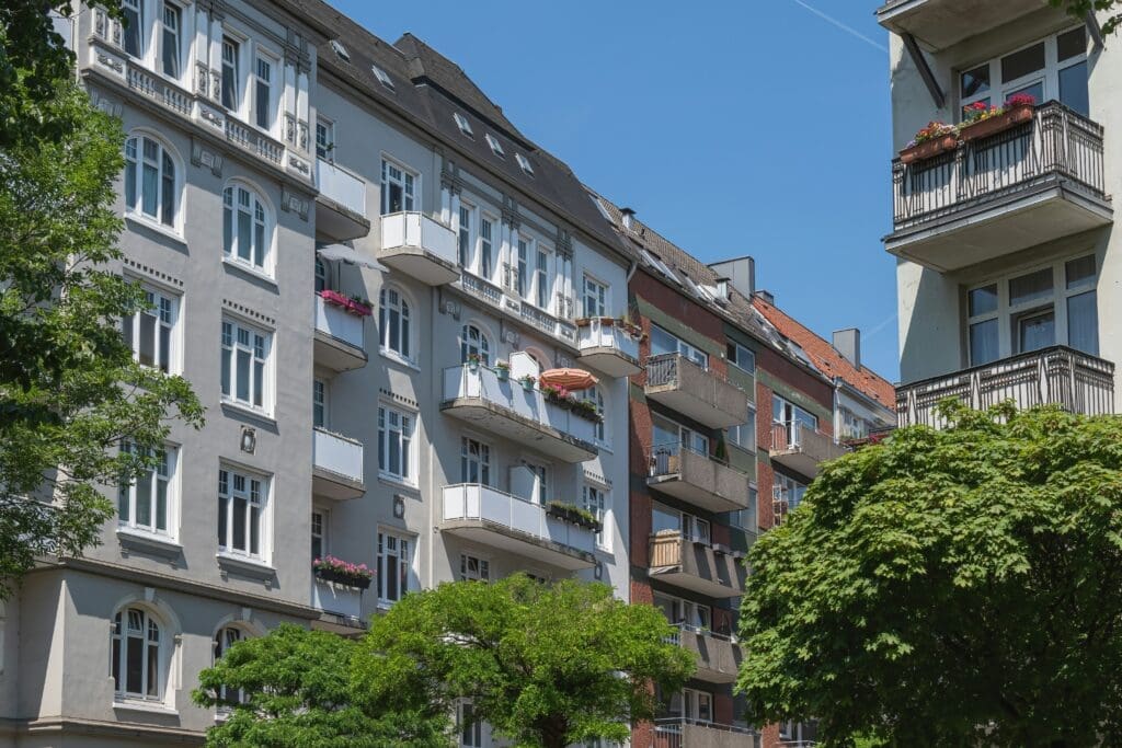 Budapesten minigarzon, vidéken családi ház – Ezt lehet venni 40 millió forintból