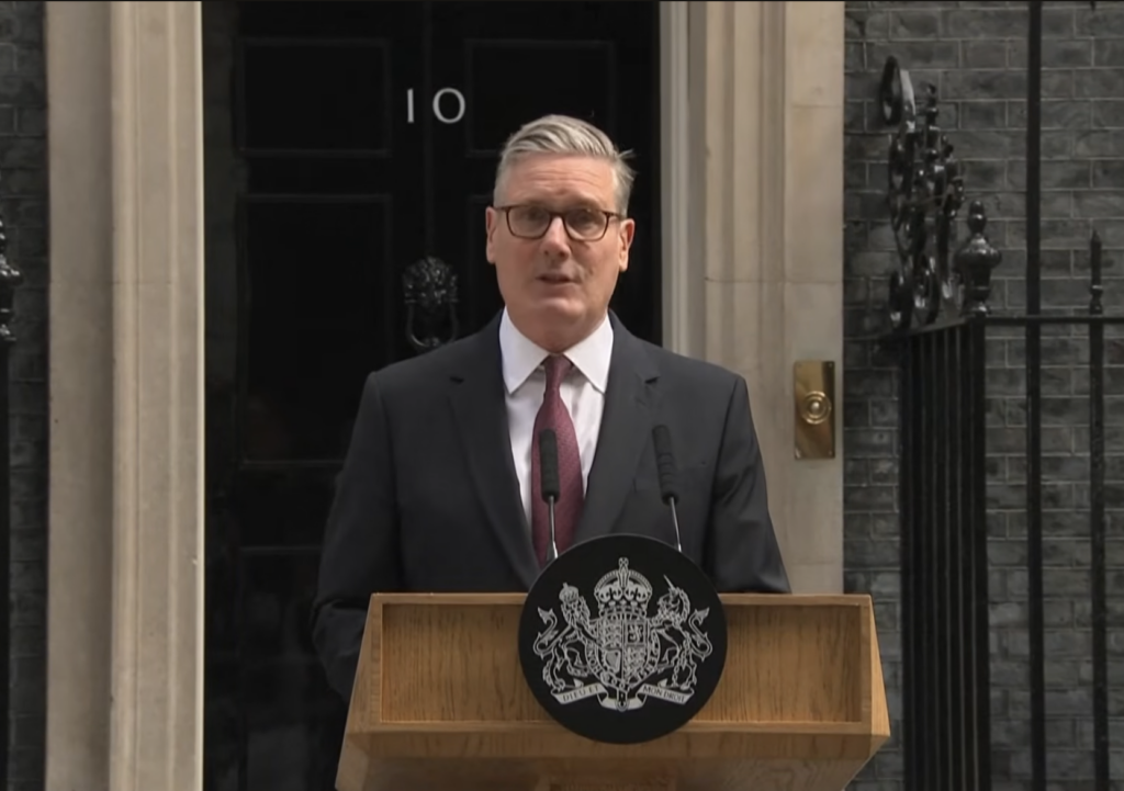 Megbukott Keir Starmer kormánya? – Alig két év után távozik a brit miniszterelnök