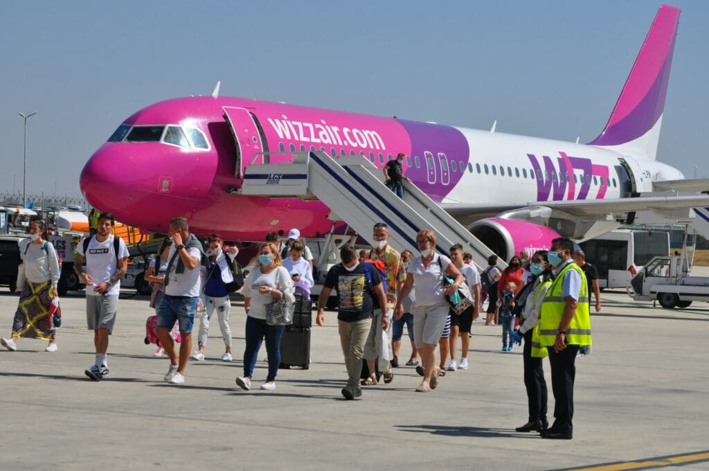 Nem vállal kockázatot a Wizz Air – Felfüggeszti izraeli járatait, az Austrian is törölte tel-avivi gépét