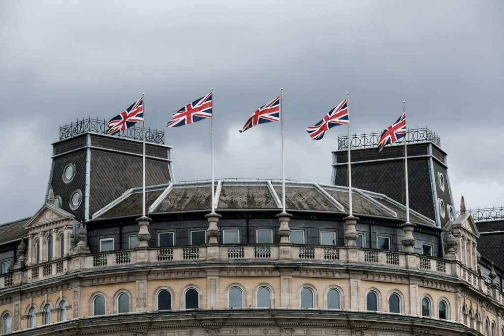 24 milliárd dolláros üzenet Kínának? – London és Tokió látványosan közelebb lép egymáshoz