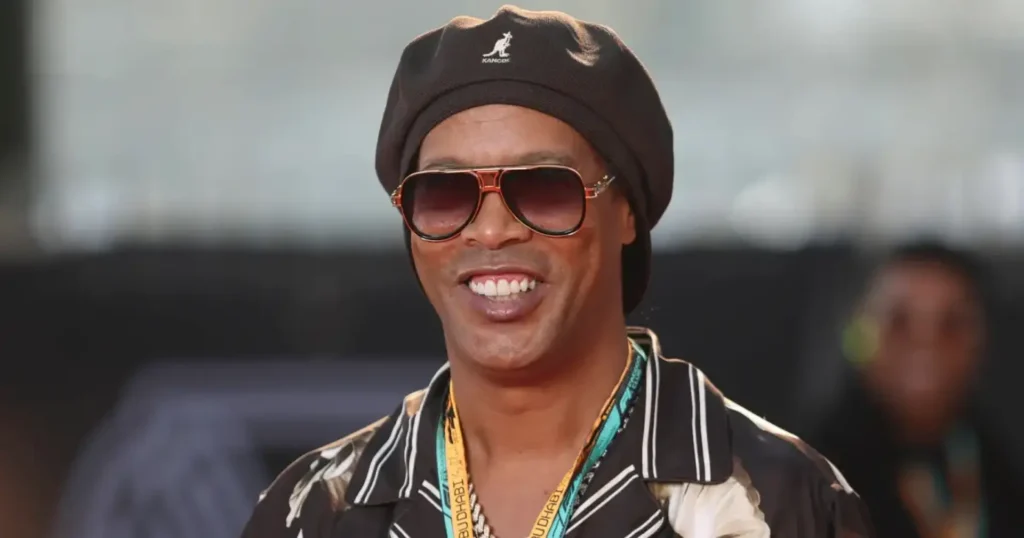 Ronaldinho visszatér? – Váratlan átigazolás rázza meg az olasz futballt