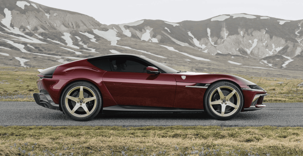 Visszahozza a kézi váltó varázsát a Ferrari – 830 lóerős V12-es különkiadás érkezik
