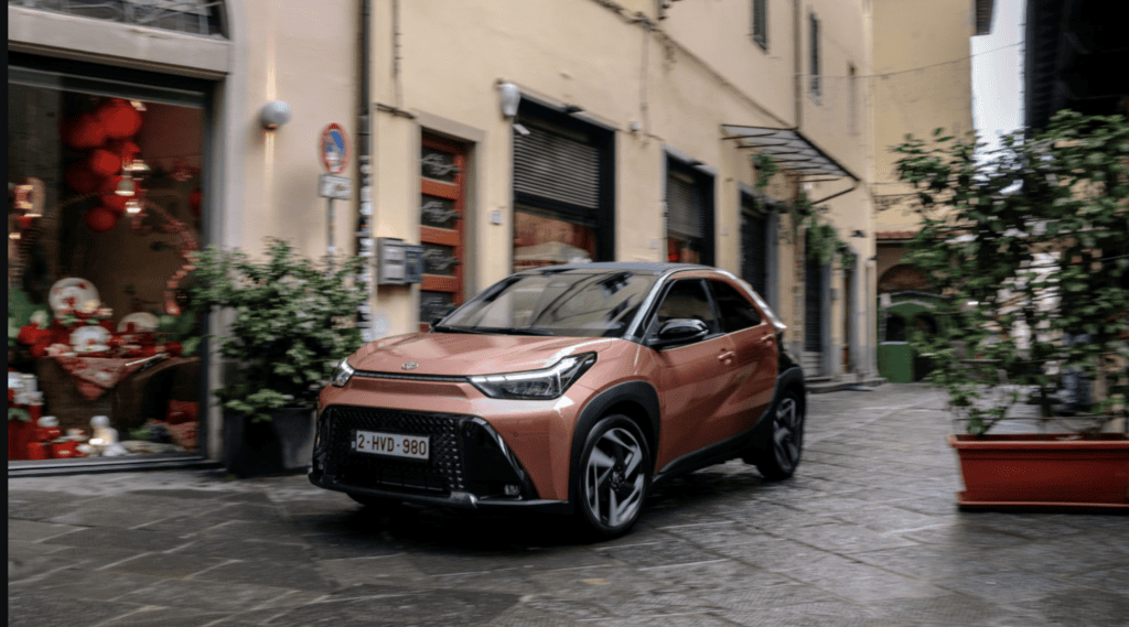 Toyota-uralom a magyar újautó-piacon – A hibridek húzzák a márka rekordfélévét