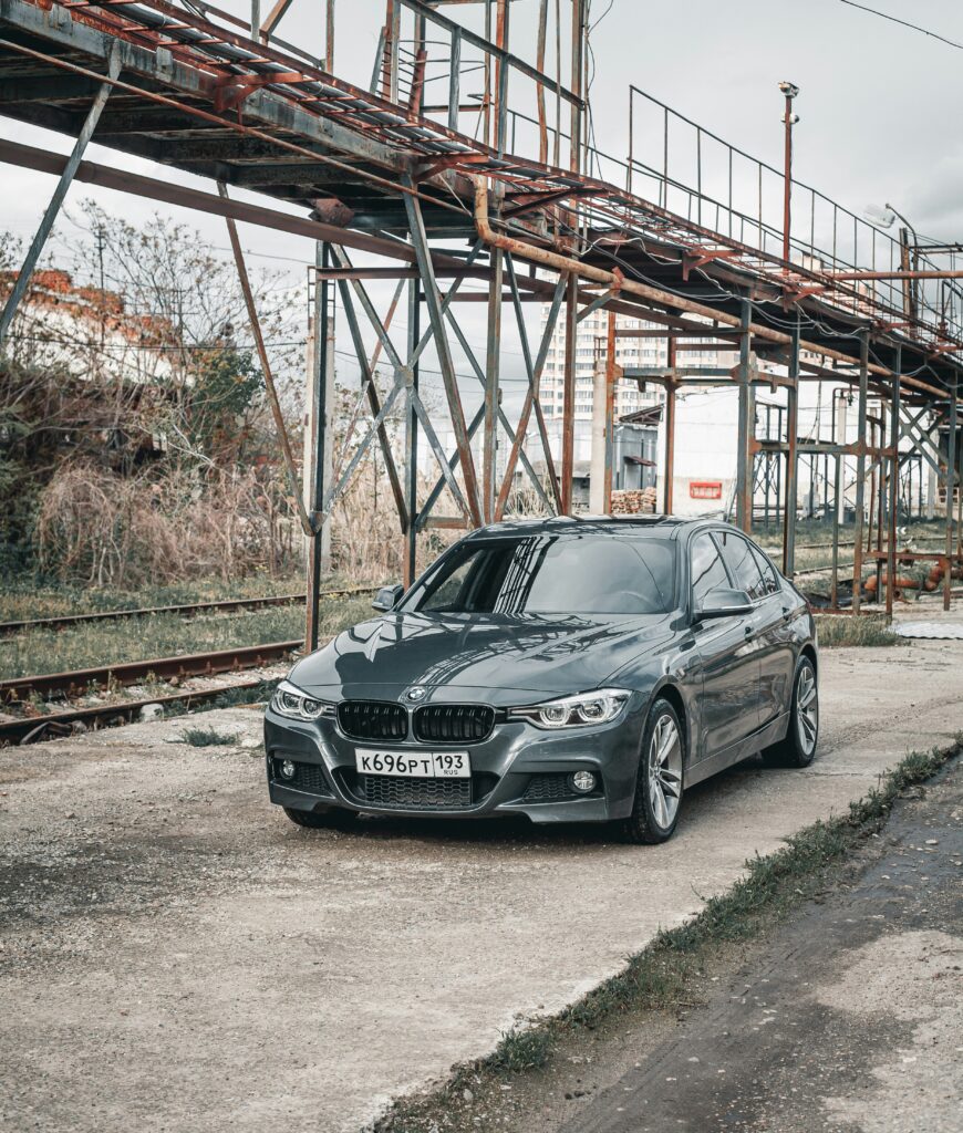 Itt az orosz kiskapu –Engedély nélkül készülnek BMW-emblémás autók Oroszországban
