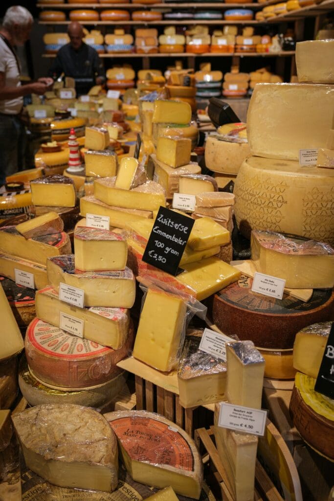Megütötték az amerikai vámok a svájci sajtpiacot – Visszafogják a Gruyère gyártását